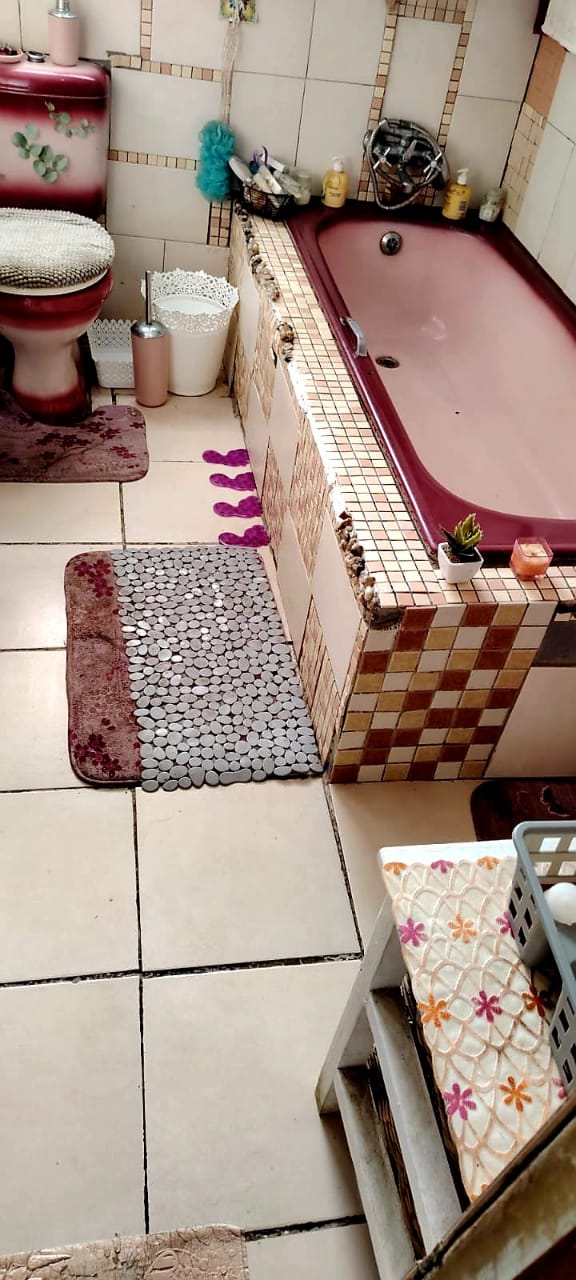 4 Bedroom Property for Sale in Amalinda Eastern Cape